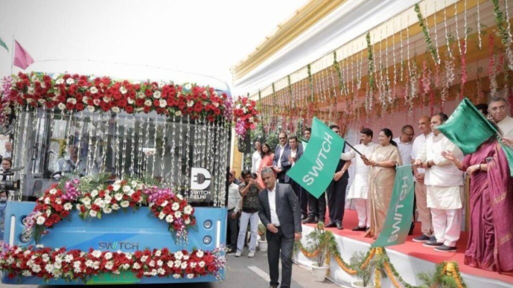 "दिल्ली सरकार का बड़ा कदम: कॉलेज छात्रों के लिए शुरू हुईं ‘यू-स्पेशल’ बसें"