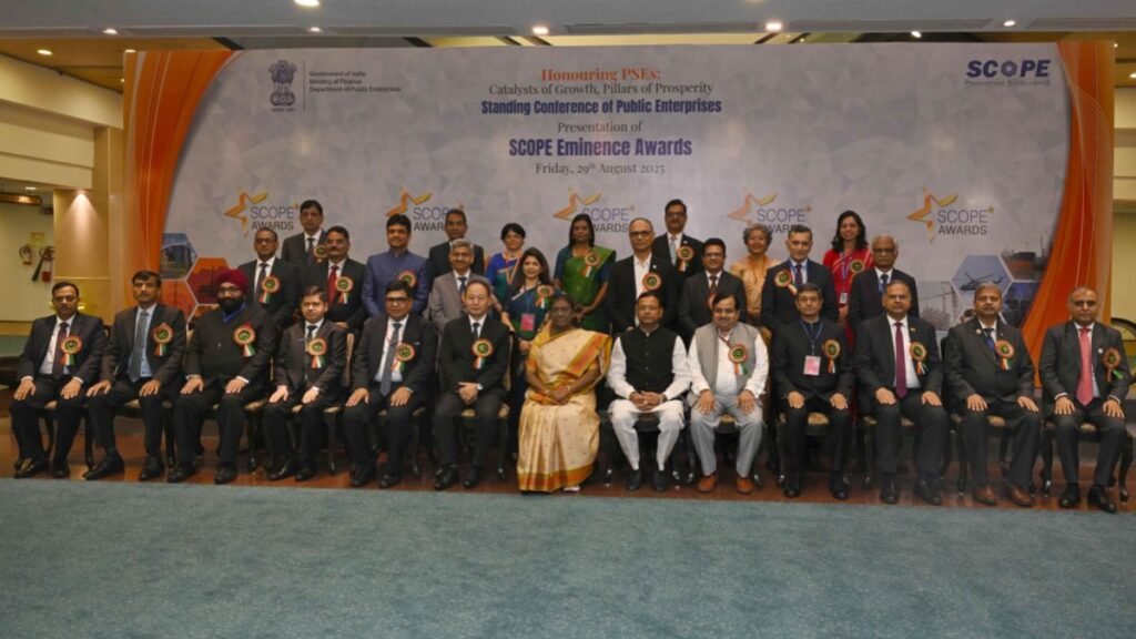 राष्ट्रपति मुर्मू ने दिए SCOPE Eminence पुरस्कार,