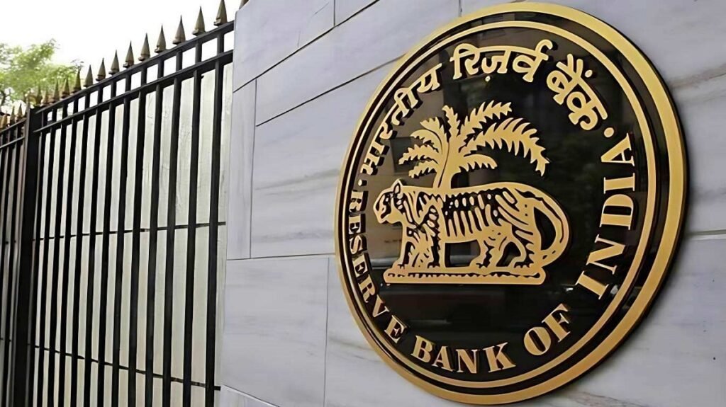 RBI के 3 बड़े फैसले: बैंकिंग सेवाएं होंगी और आसान