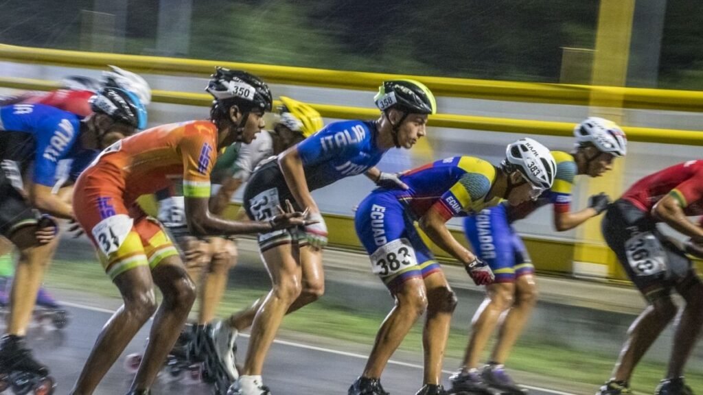 आनंदकुमार ने स्पीड स्केटिंग विश्व चैंपियनशिप में भारत के लिए इतिहास रचा: पहला स्वर्ण पदक जीता