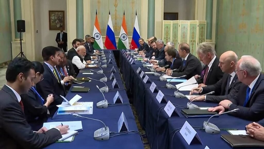 भारत–चीन संबंधों में नरमी: एससीओ शिखर सम्मेलन में प्रधानमंत्री मोदी और शी जिनपिंग की मुलाक़ात