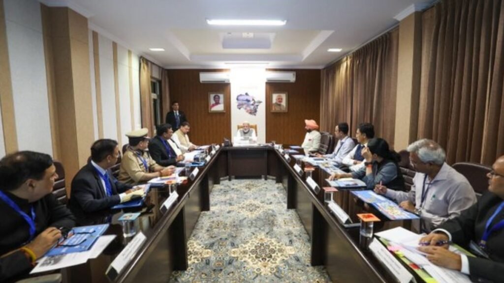 उत्तराखंड बाढ़: पीएम मोदी ने 1,200 करोड़ रुपये की राहत पैकेज की घोषणा की