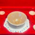 पीएम मोदी ने जापानी प्रधानमंत्री को दिया खास तोहफ़ा: रेमन बाउल और शॉल से बढ़ी दोस्ती की गर्माहट