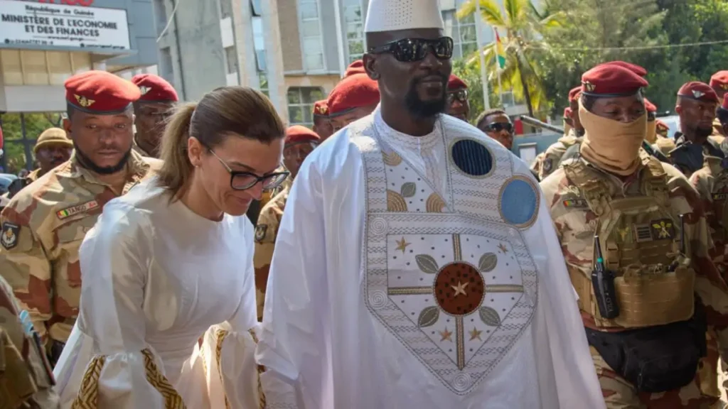 गिनी में तख्तापलट के बाद सत्ता की पुष्टि: सैन्य नेता ममाडी डौमबौया ने राष्ट्रपति चुनाव जीता