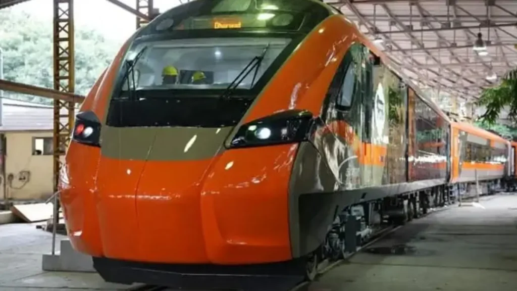 वंदे भारत स्लीपर ट्रेन को सर्विस के लिए मंज़ूरी: जानें पहला रूट और खासियतें